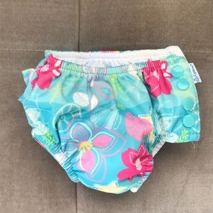 I play swim diaper, NEW w/o tags, 6 months 👶🏼